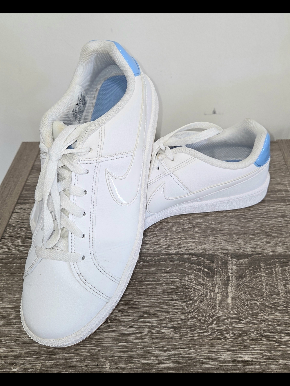 NIKE Women's White Trainers 749867-118 Low Basketball Shoes Size 9 SEE DESCRIPTI